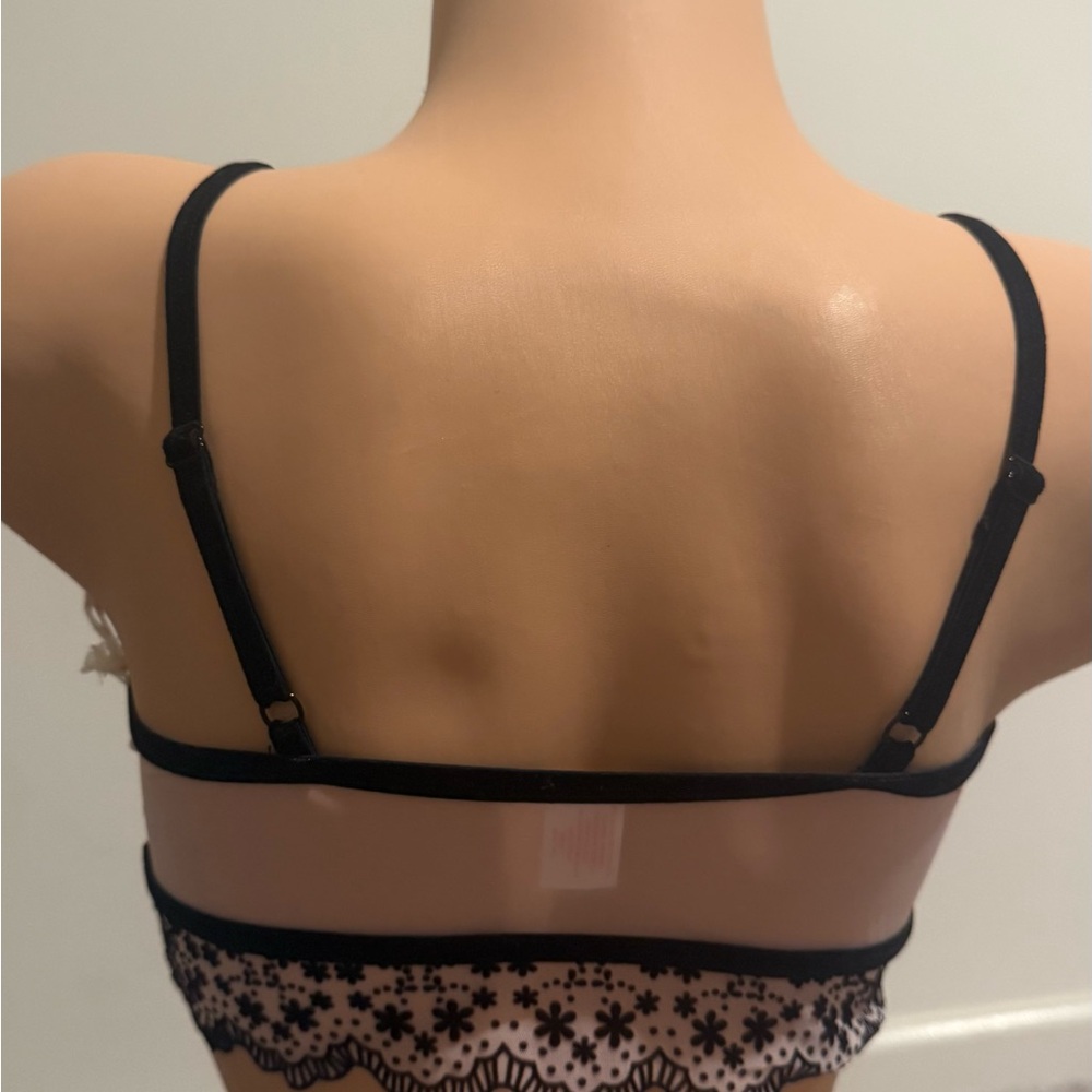 Jasmine & Ginger Floral Lace Bralette in Pink and Black - Picture 3 of 10